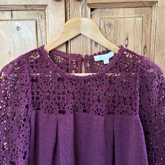 Eri+Ali Medium Shirt‎ Maroon Red Floral 3/4 Sleeve Lace Crewneck Button Anthro - Picture 2 of 10
